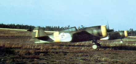   Curtiss Hawk    . 1943.

