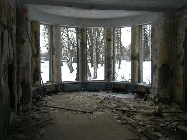 В галерею