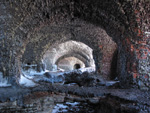 Кронштадт. Форт с расплавленными кирпичами <small>Сайт: www.private.peterlink.ru/zakharov/ </small> <small>Фотоаппарат:Canon G2</small>