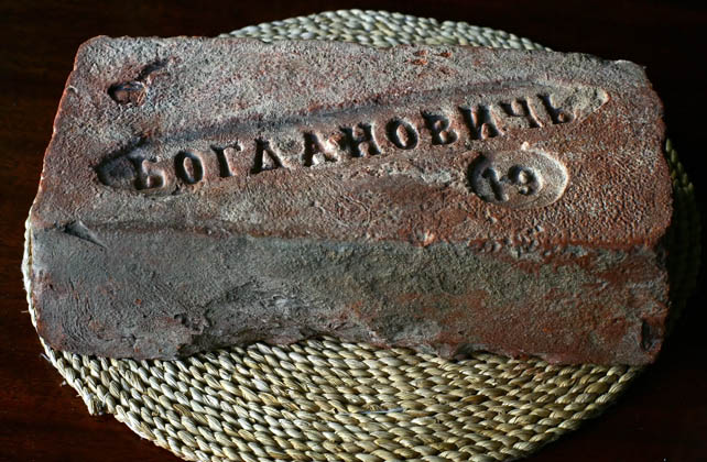 В галерею