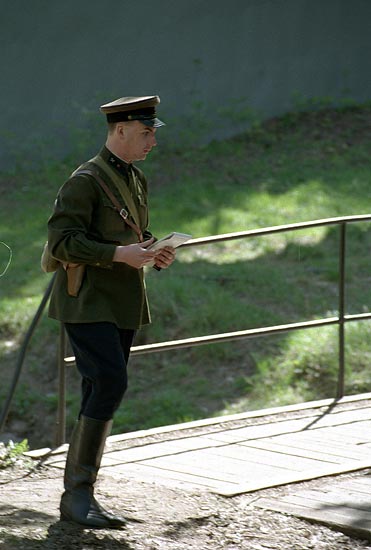 В галерею