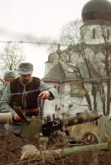 В галерею
